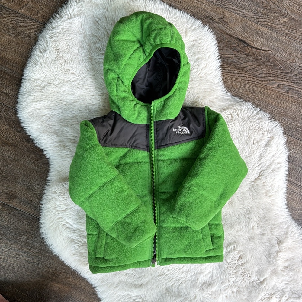 The North Face Reversible Jacket, size 3T - Picture 3 of 5
